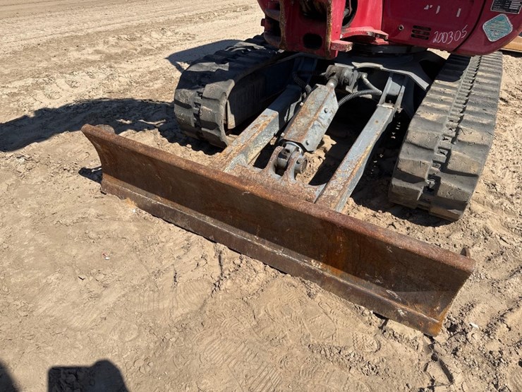 2019-takeuchi-tb230-image-19