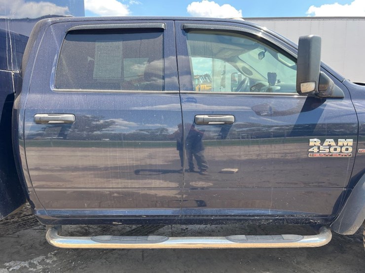 2015-dodge-ram-4500-image-23