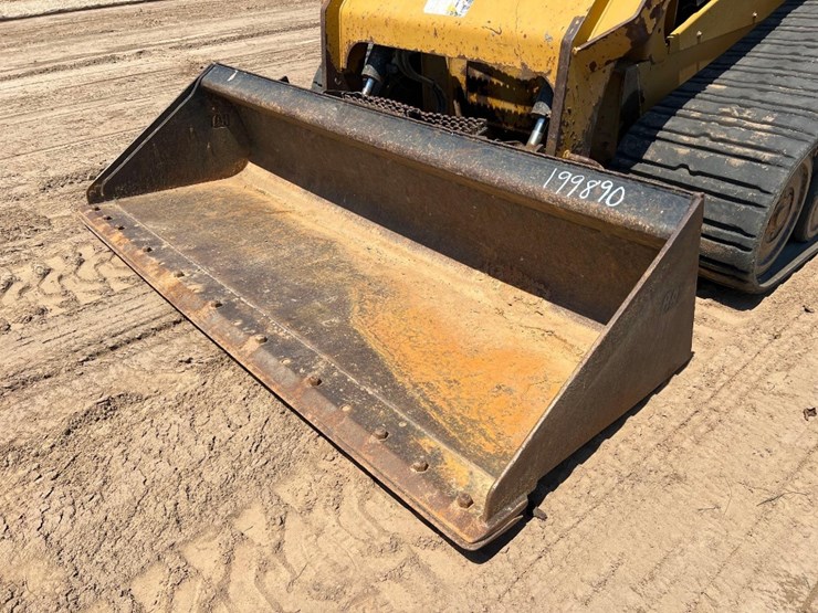 2016-caterpillar-277d-image-16
