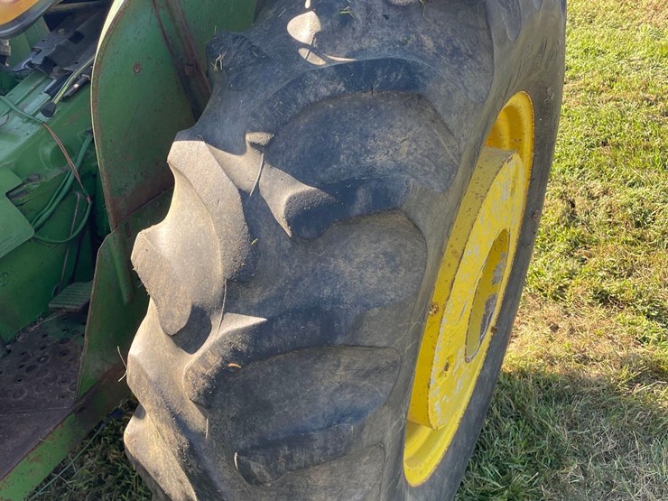 john-deere-2040-image-20