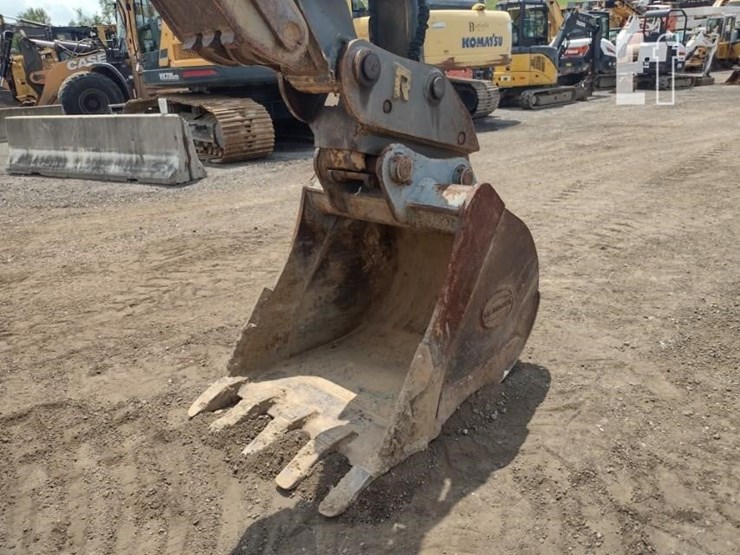 2019-deere-135g-image-19