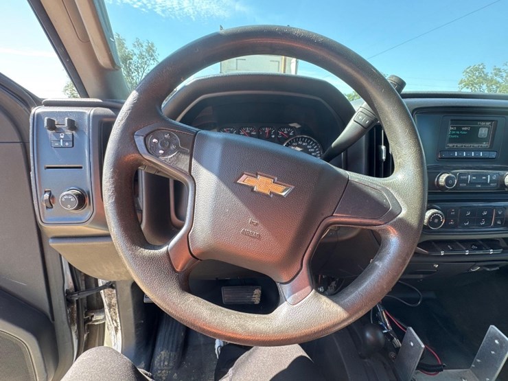 2016-chevrolet-2500-truck-image-26