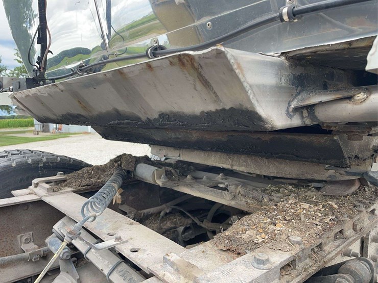 stainless-steel-7000-gallon-tanker-image-3
