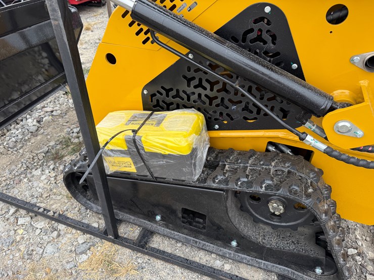 #220-•-#25424-•-unused-agt-mx-mrt14-compact-track-loader-image-14