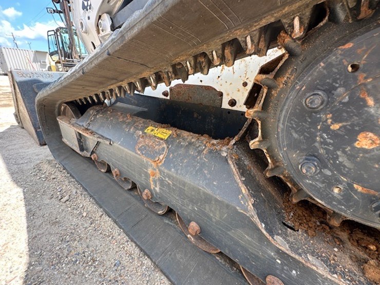 2016-bobcat-t740-image-14