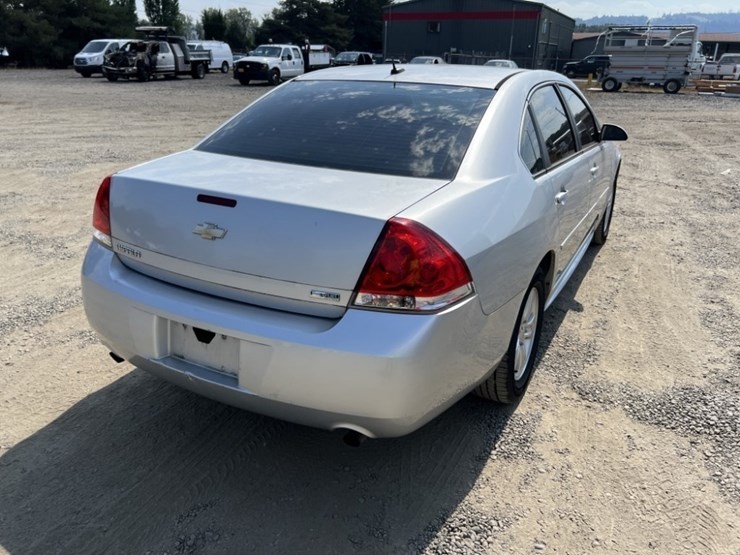 2013-chevrolet-impala-sedan-image-4