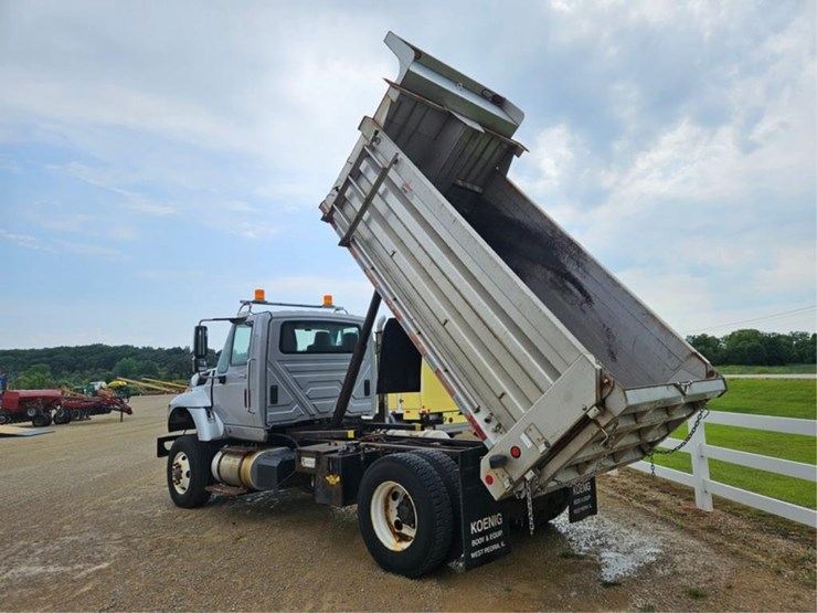 #318-•-2013-ih-7000-work-star-dump-truck-image-19