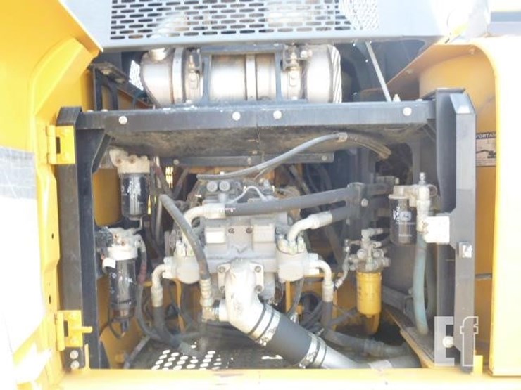 2017-deere-210g-lc-image-45