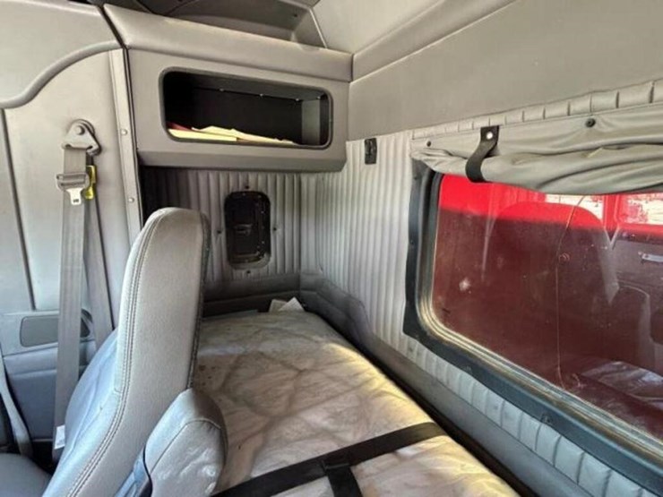 2022-kenworth-t800-image-21