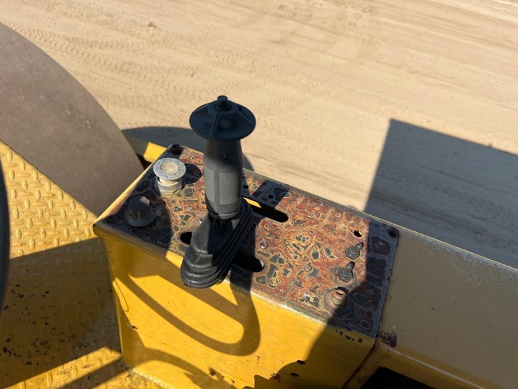 caterpillar-cs-563-image-21