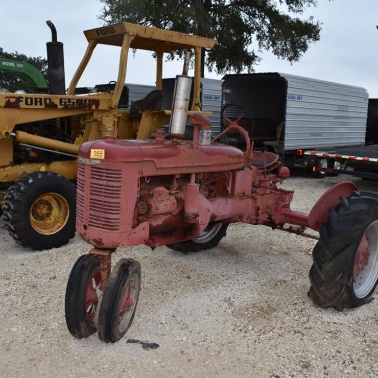FARMAL B TRACTOR (SERIAL # 167276) (NK)
