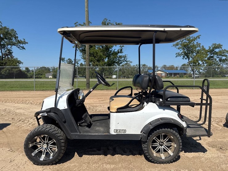 2020-ez-go-express-s4-golf-cart-image-1