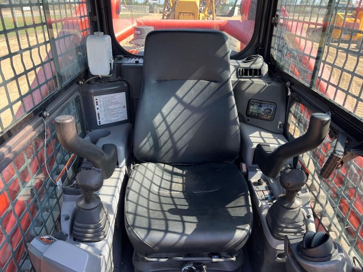 kubota-svl97-2-image-26