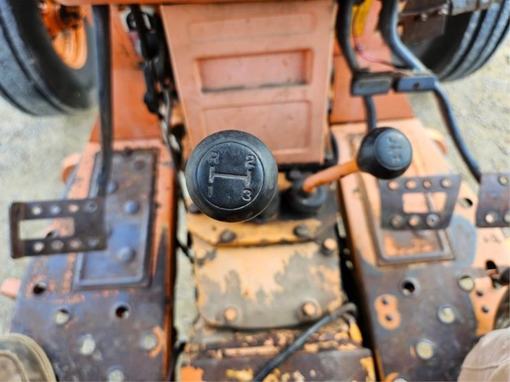 massey-ferguson-383-image-24