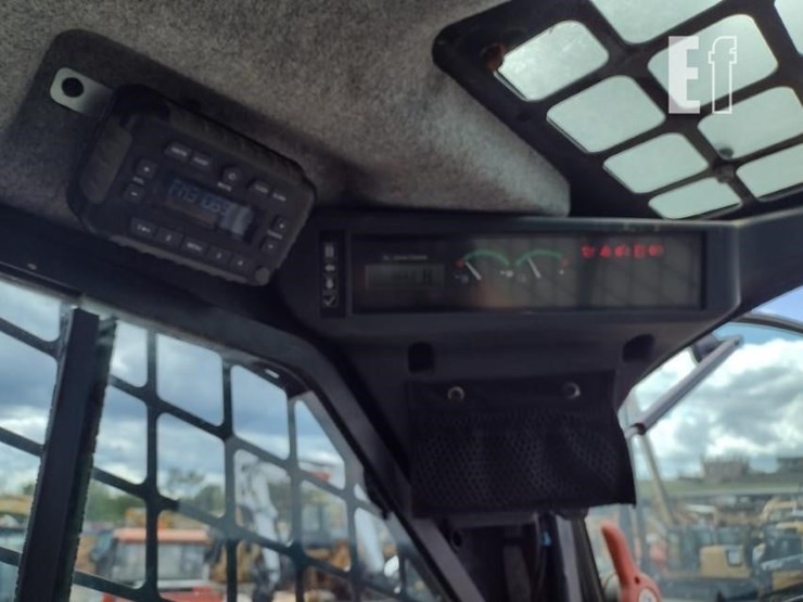 2020-deere-325g-image-7
