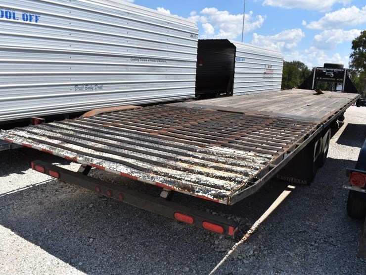 2018-40'-east-texas-gooseneck-trailer-w/-hydraulic-dove-(vin-#-58sgf4021je0-image-4