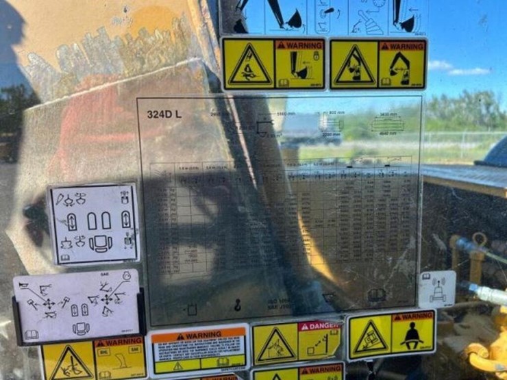 2010-caterpillar-324dl-image-12