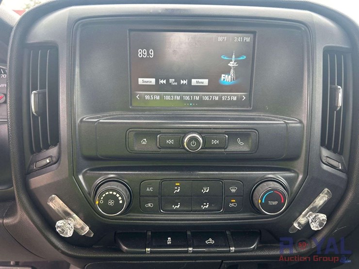 2018-chevrolet-silverado-2500hd-image-17