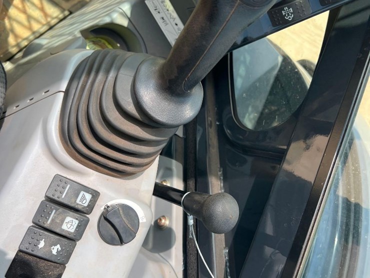 2021-deere-60g-image-35