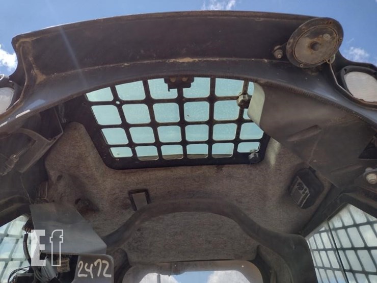 john-deere-329d-image-11