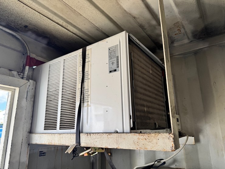 #1228-•-20ft-tool-conex-container-with-ac-image-16