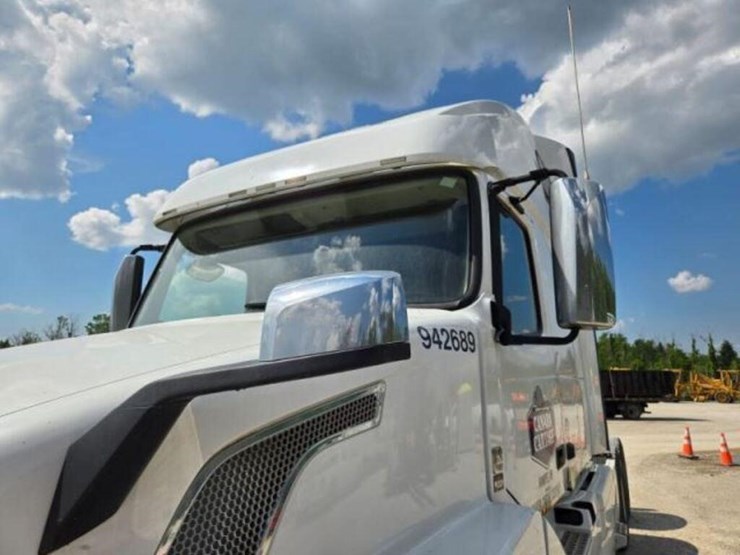 2015-volvo-vnl-t/a-hiway-tractor---sleeper-4v4nc9e-image-15