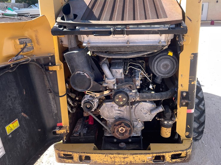 2004-caterpillar-236b-image-6
