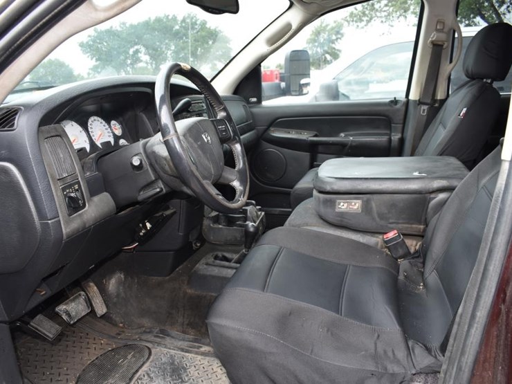 2005-dodge-3500-image-5