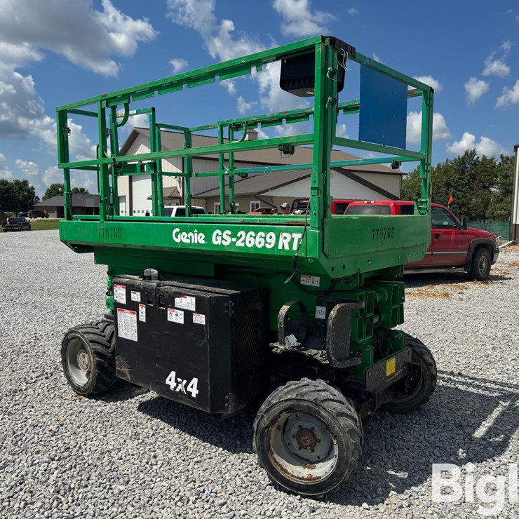 2015 GENIE GS2669RT