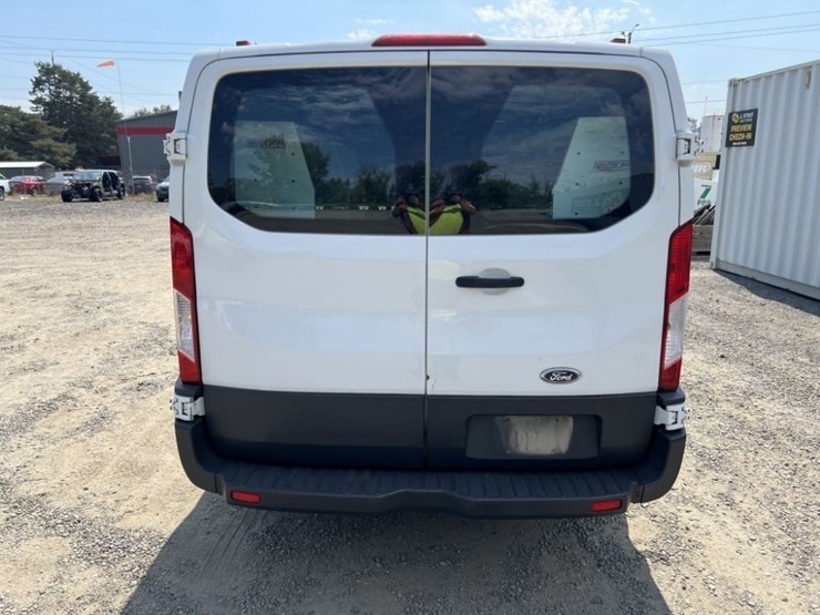 2015-ford-transit-image-5
