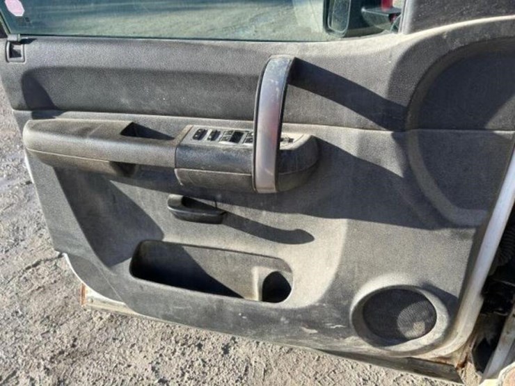 2008-chevrolet-silverado-3500hd-image-15