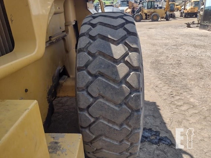 caterpillar-930g-image-23