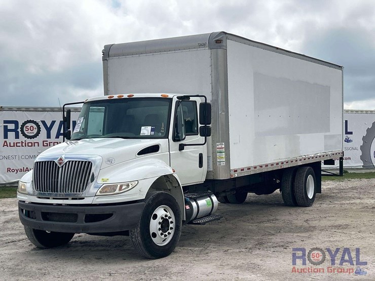 2017-international-durastar-4300-image-1