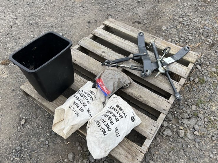 3-point-hitch-kit-&-tractor-tire-chains-image-1