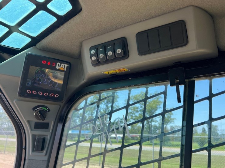 2016-caterpillar-277d-image-29