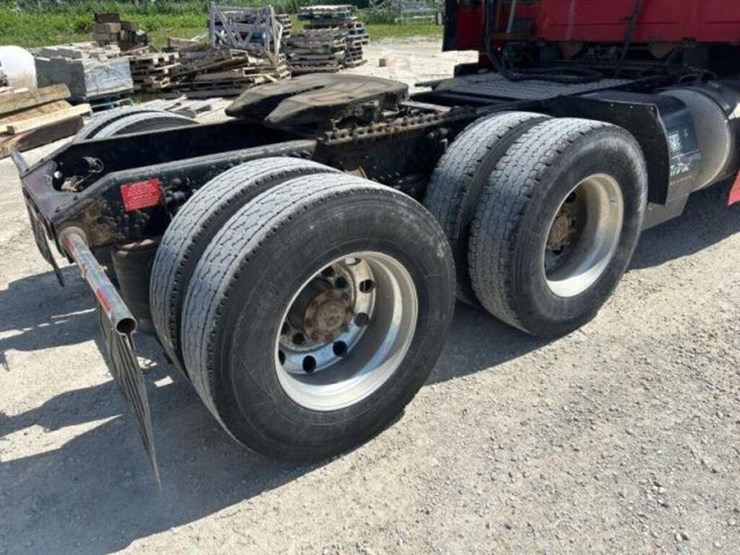 2015-volvo-t/a-hiway-tractor---sleeper-4v4nc9eh5fn-image-42