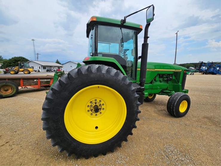 john-deere-8200-image-6