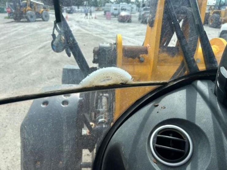 2019-jcb-409-image-16