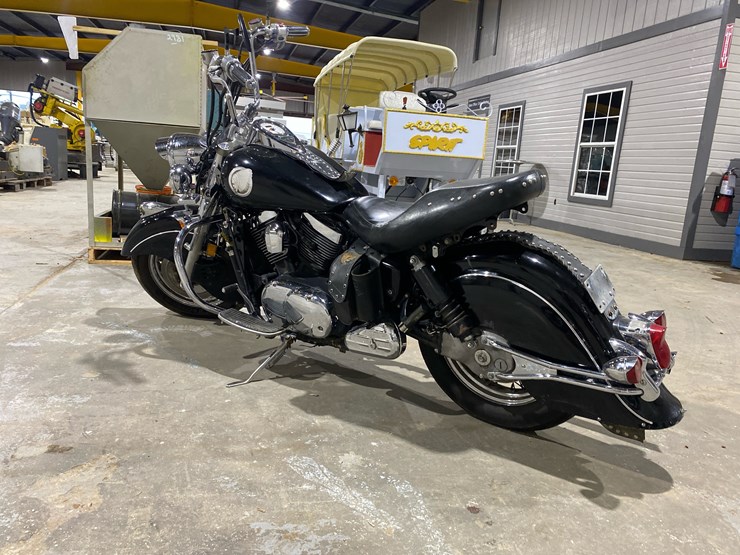 #118-•-2001-kawasaki-vn1500-motorcycle-image-4