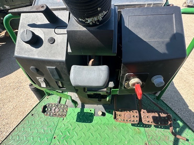 john-deere-6400-image-32