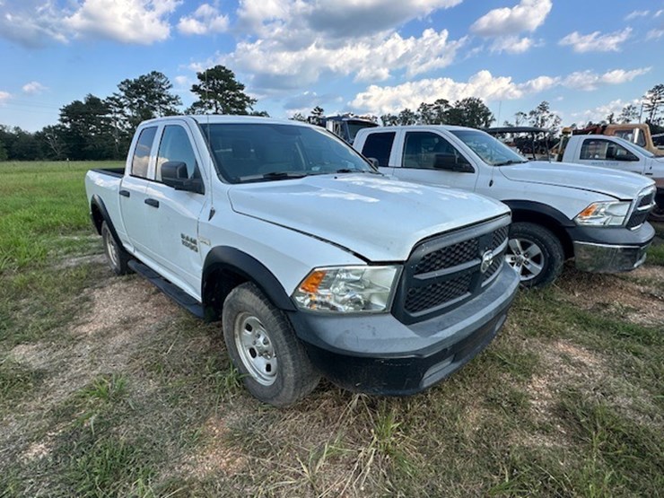2015-dodge-1500-image-2