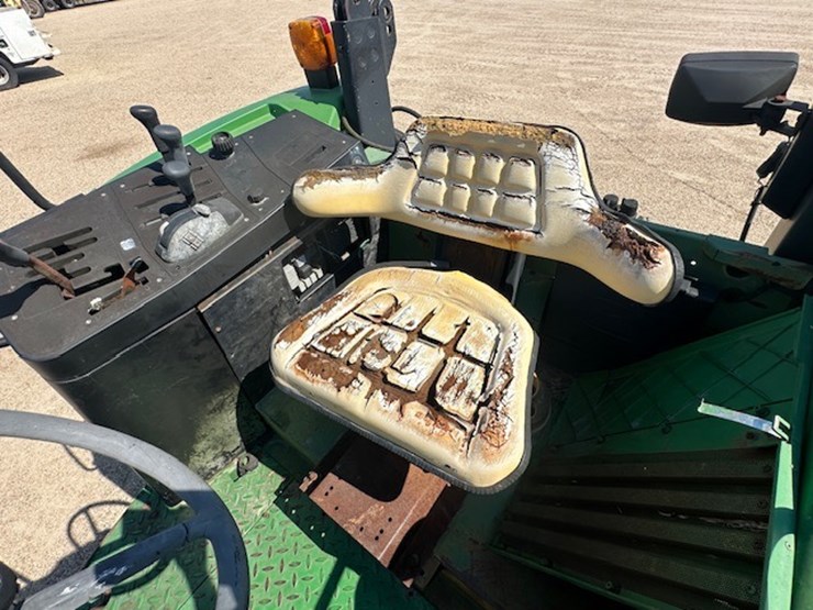 john-deere-6400-image-26