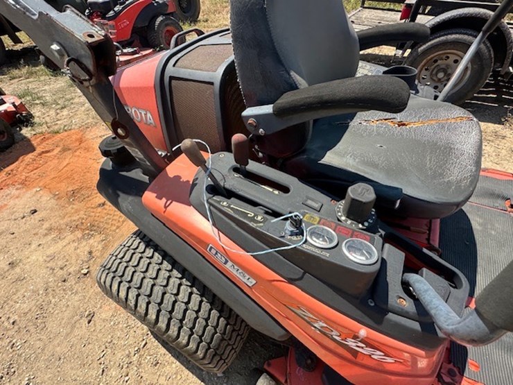 kubota-zd326-image-23
