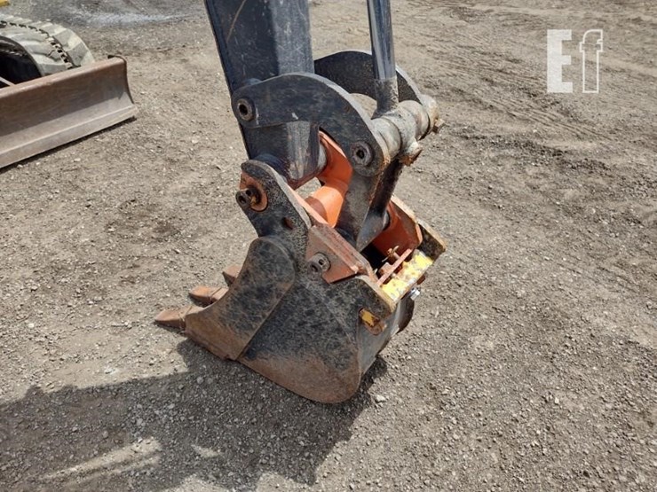 2021-deere-26g-image-16