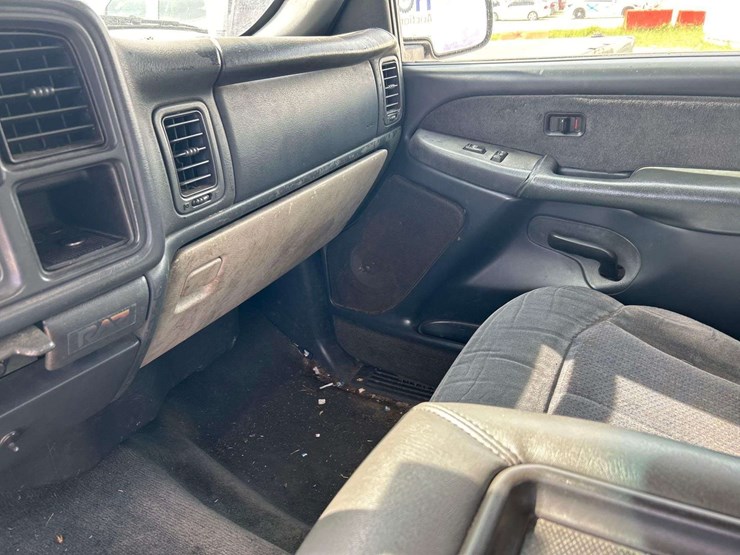 2001-chevrolet-silverado-1500hd-image-19