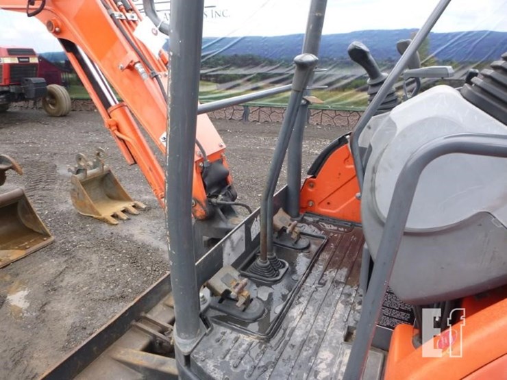 2016-kubota-u25-image-11