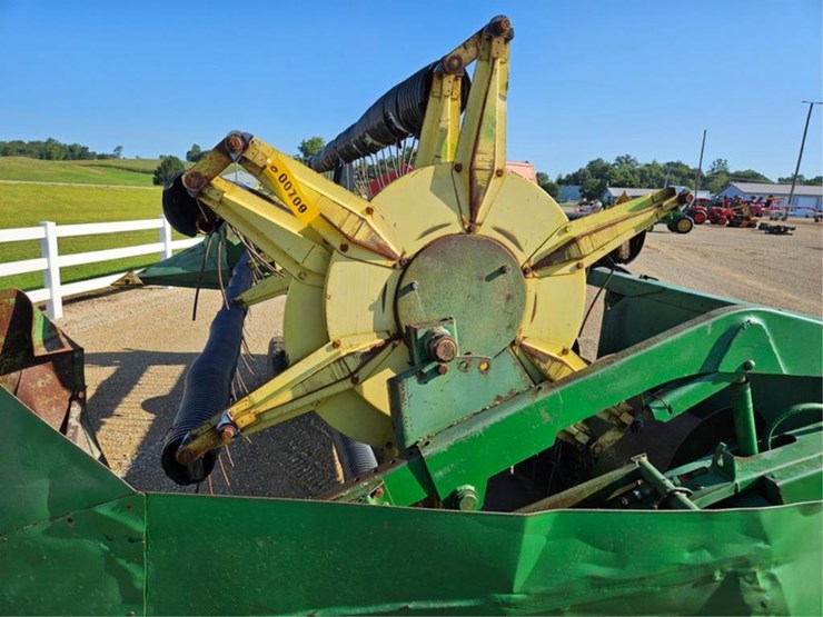 john-deere-216-image-10