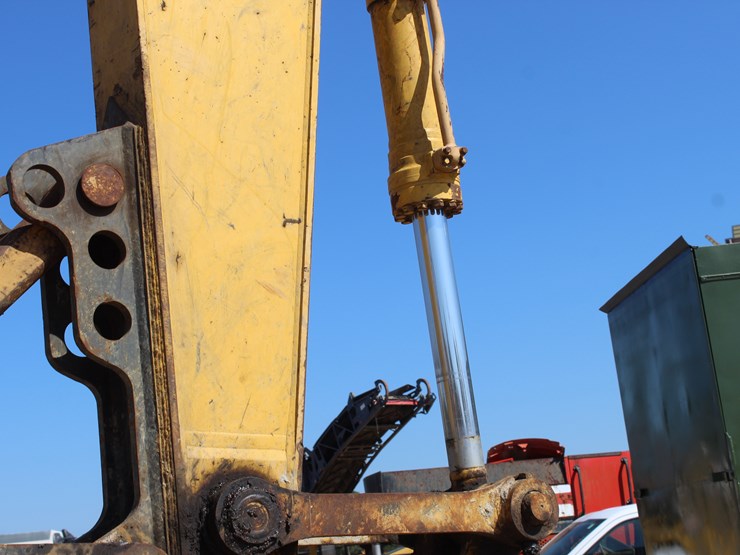 2022-komatsu-pc210-lc-11-image-9