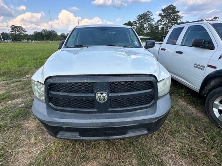 2015-dodge-1500-image-5