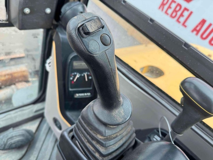 2018-volvo-ecr88d-image-13